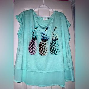 Plus size top 🍍
